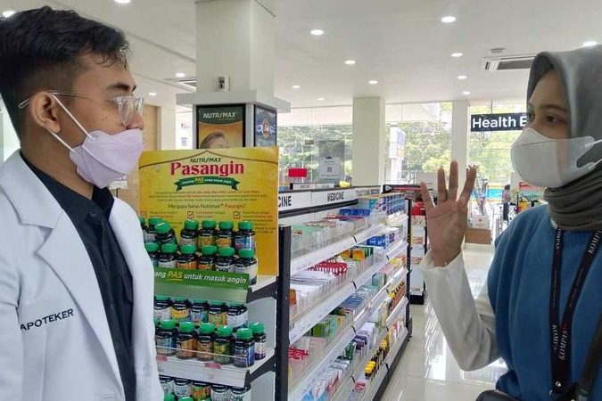 farmasi yayasan jalan pemuda